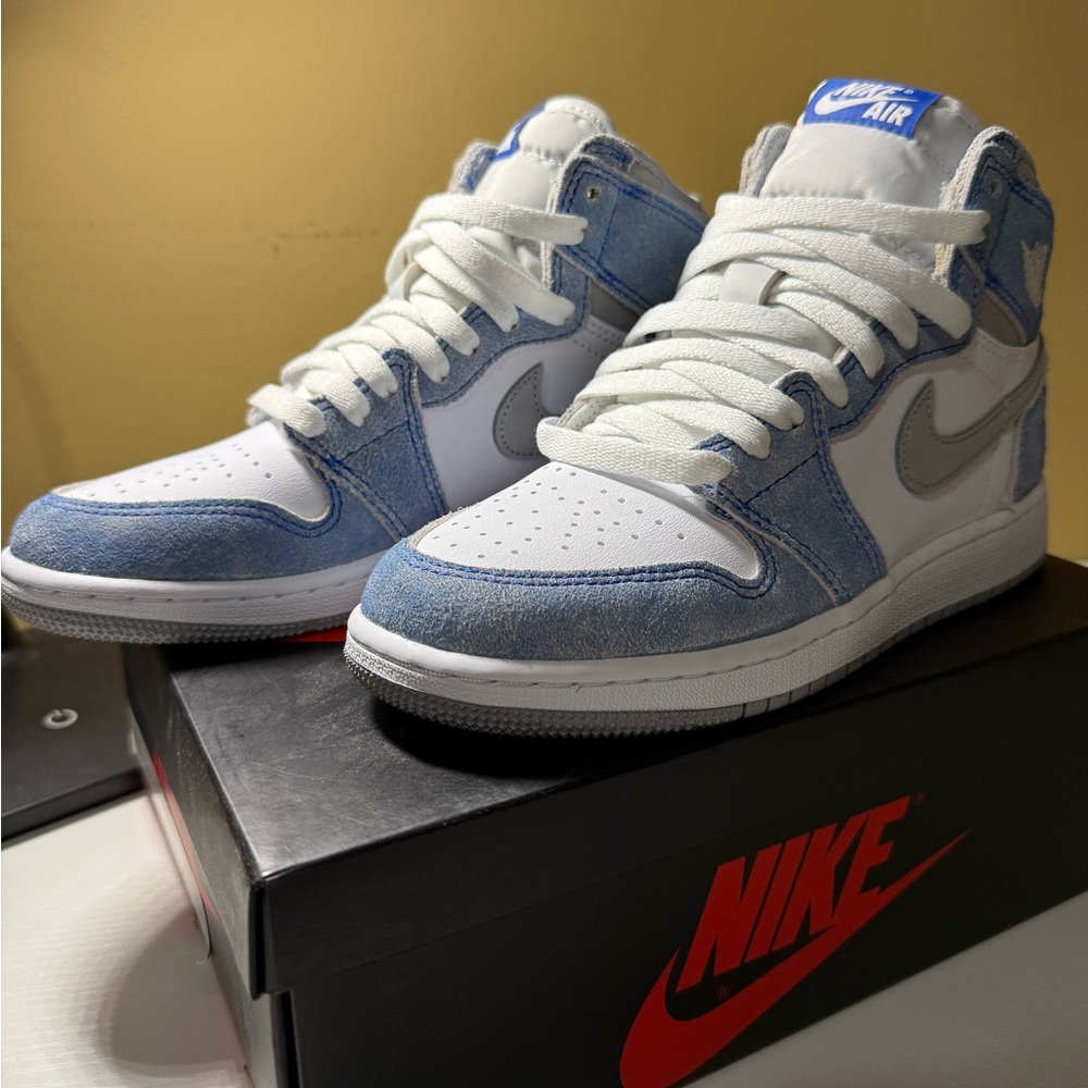 Air Jordan Hyper Royal